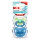 NUK Signature siliconen fopspeen set met een groene kikker en blauwe sterren ontwerp, geschikt voor 6-18 maanden.